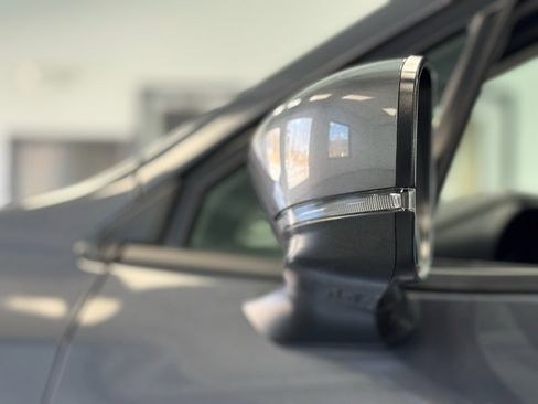 Used 2024 Subaru Crosstrek 2.0i Premium image 12