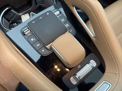 Used 2024 Mercedes-Benz GLS 580 4MATIC image 26