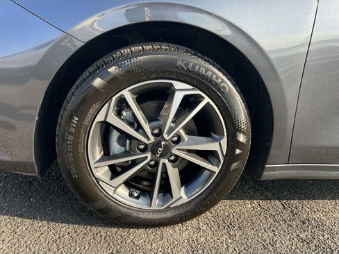 Used 2024 Kia Forte LXS image 12