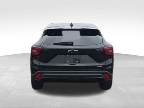Used 2024 Chevrolet Trax RS w/ Driver Confidence Package FWD image 4