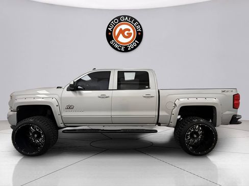 Used 2018 Chevrolet Silverado 1500 LT w/ All Star Edition image 4