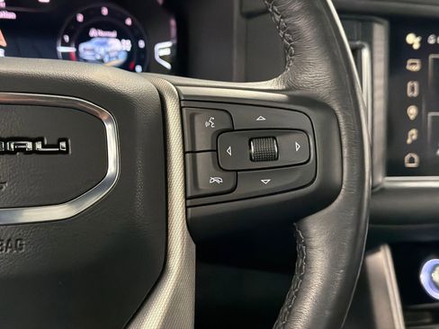 Used 2022 GMC Yukon XL Denali image 27