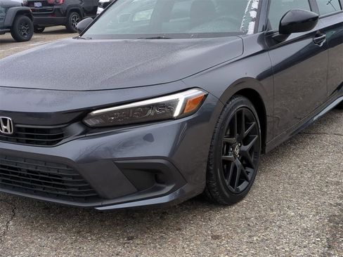 Used 2023 Honda Civic Sport image 11