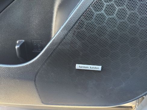 Used 2017 Subaru Forester 2.5i Limited AWD/4WD image 18