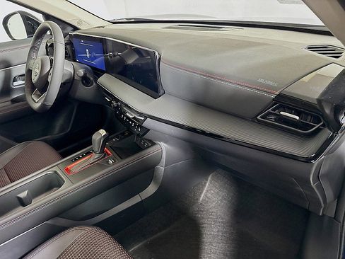 New 2026 Nissan Kicks SR w/ Cold Weather Package image 27