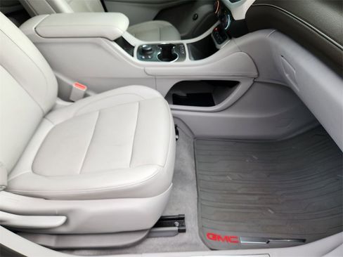 Used 2020 GMC Acadia SLT image 16