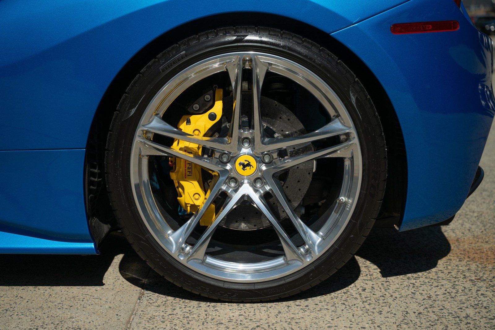 Used 2016 Ferrari 488 Spider RWD image 19