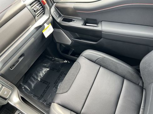 Used 2025 Ford F150 Raptor AWD/4WD image 15
