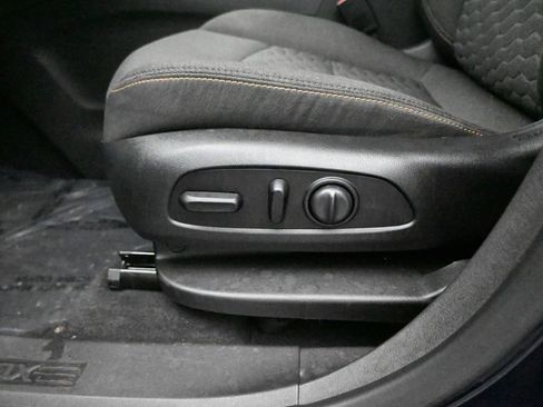 Used 2020 Chevrolet Equinox LT AWD/4WD image 11