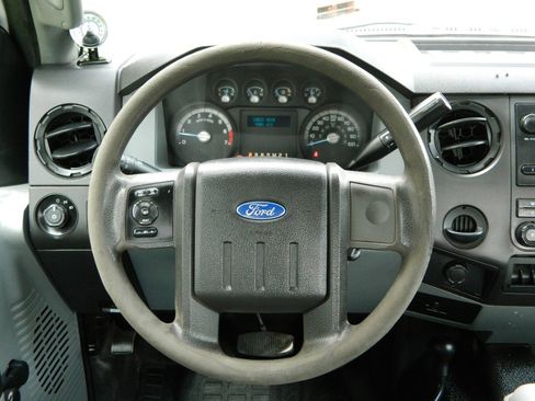 Used 2015 Ford F250 XL w/ Camper Package AWD/4WD image 15