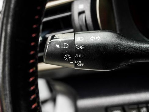 Used 2019 Lexus IS 300 image 30