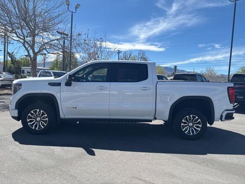 Used 2023 GMC Sierra 1500 AT4 w/ AT4 Premium Package image 5