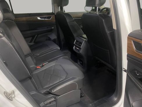 Used 2024 Volkswagen Atlas SE AWD/4WD image 33