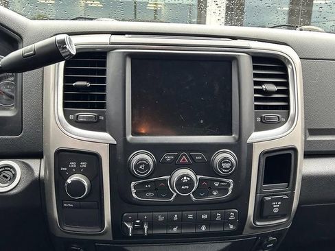 Used 2017 RAM 2500 SLT w/ Black Appearance Group AWD/4WD image 12