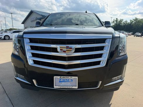 Used 2019 Cadillac Escalade Premium Luxury AWD/4WD image 30