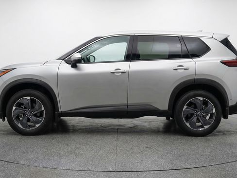 Used 2025 Nissan Rogue SV FWD image 5