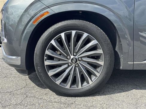 Used 2023 Hyundai Palisade Calligraphy image 10