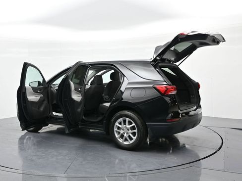 Used 2023 Chevrolet Equinox LS w/ LS Convenience Package image 25