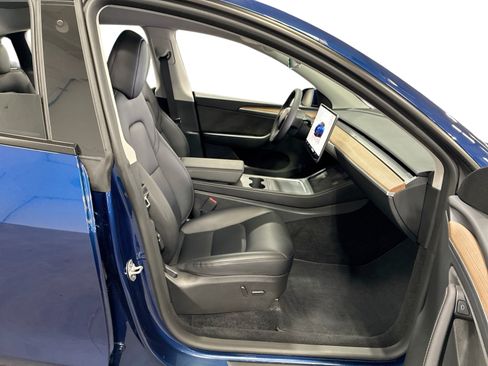Certified 2023 Tesla Model Y AWD image 13