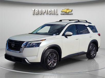 Used 2023 Nissan Pathfinder SV