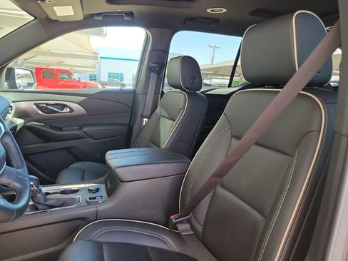 Used 2023 Chevrolet Traverse Premier w/ Redline Edition image 15