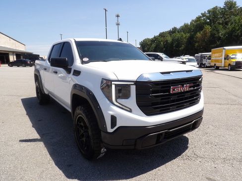Used 2024 GMC Sierra 1500 Pro w/ Pro Value Package AWD/4WD image 11