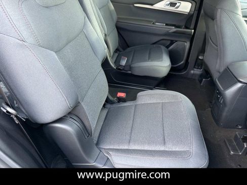 New 2026 Ford Explorer Active RWD image 15