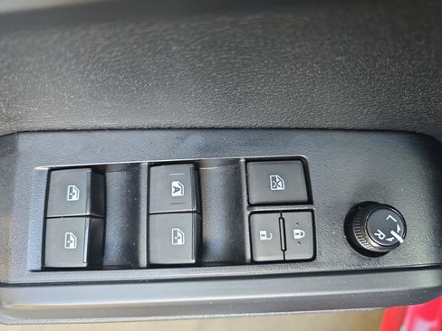 Used 2023 Toyota Tacoma SR AWD/4WD image 26