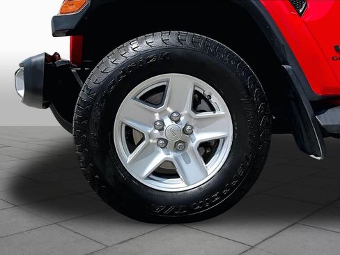 Used 2021 Jeep Gladiator Sport AWD/4WD image 11