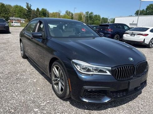Used 2018 BMW 750i xDrive AWD/4WD image 3