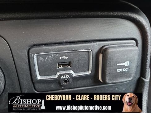 Used 2016 Jeep Renegade Latitude image 11