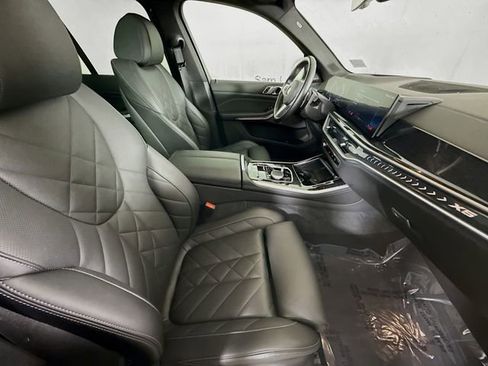 Used 2024 BMW X5 xDrive40i w/ M Sport Package image 29