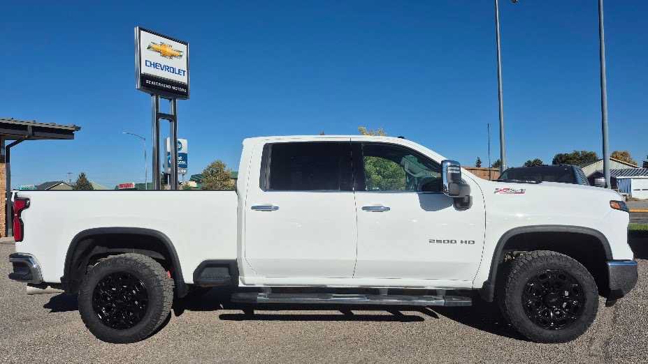 Used 2024 Chevrolet Silverado 2500 LTZ w/ LTZ Convenience Package AWD/4WD image 2