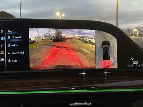 Used 2021 Cadillac Escalade Premium Luxury w/ LPO, Illumination Package image 21