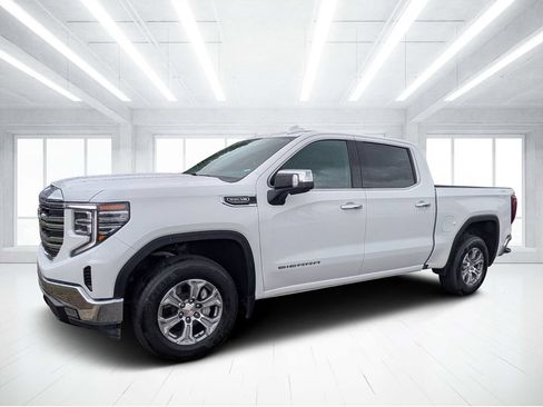 Used 2025 GMC Sierra 1500 SLT AWD/4WD image 7