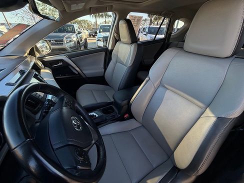 Used 2016 Toyota RAV4 Limited image 11