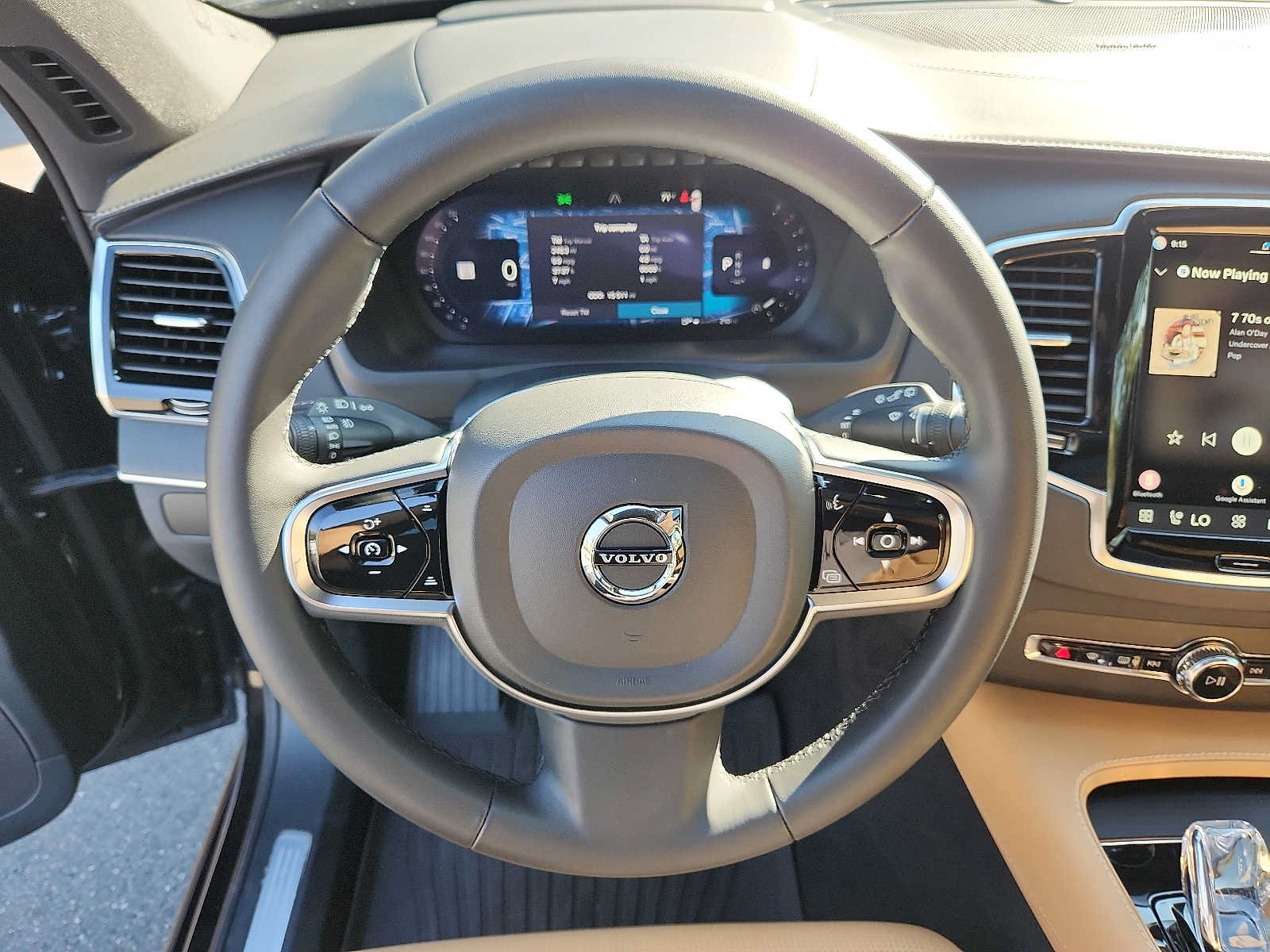 Certified 2024 Volvo XC90 B6 Ultimate w/ Protection Package AWD/4WD image 19