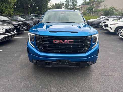 Used 2022 GMC Sierra 1500 Elevation w/ Elevation Premium Package AWD/4WD image 4