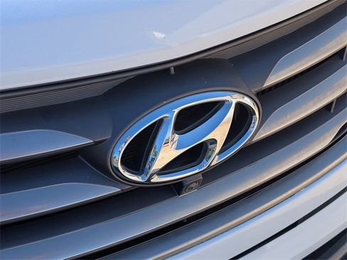 Used 2017 Hyundai Santa Fe Sport image 5