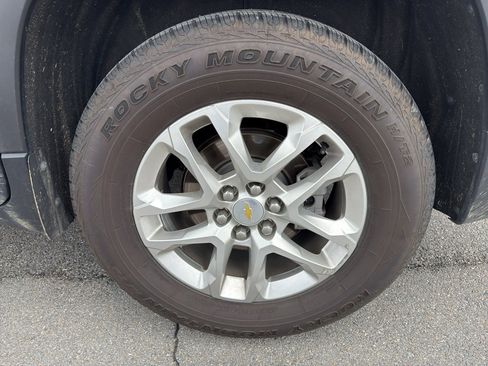 Used 2021 Chevrolet Traverse LS image 10