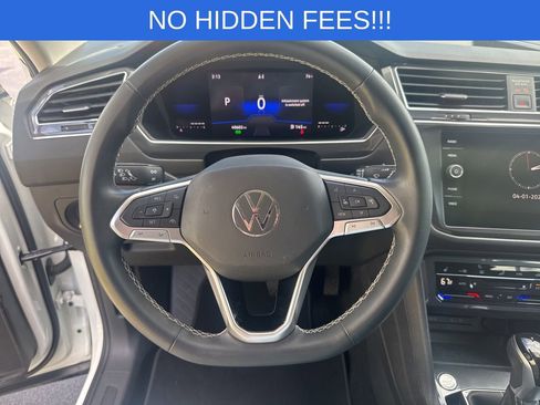 Used 2023 Volkswagen Tiguan SE image 25
