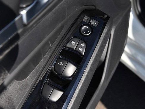 Used 2024 Nissan Altima 2.5 SR w/ SR Premium Package image 9