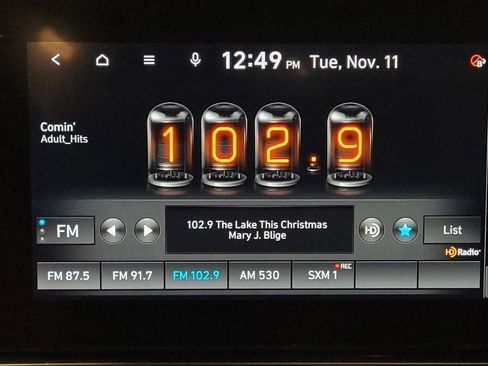 Used 2023 Hyundai Elantra Limited image 25