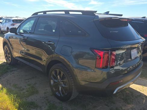 Used 2021 Kia Sorento EX w/ EX AWD X-Line Package image 2