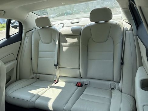 Used 2021 Volvo S60 T5 Momentum w/ Protection Package FWD image 22