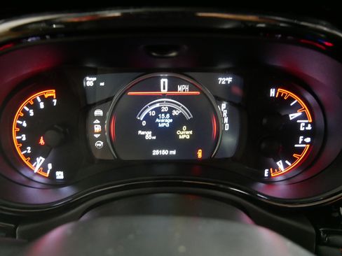 Used 2025 Dodge Durango GT AWD/4WD image 21