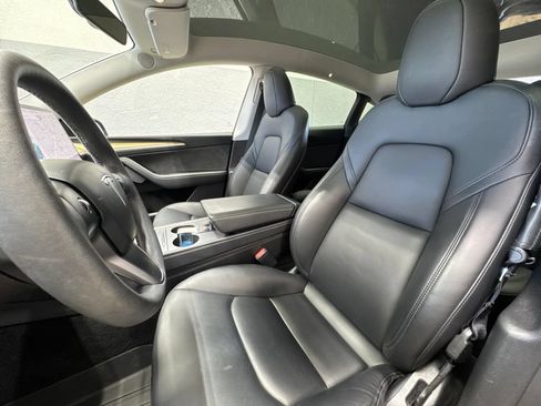 Used 2023 Tesla Model Y Long Range AWD/4WD image 10