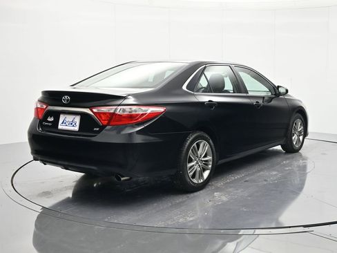 Used 2016 Toyota Camry SE FWD image 5