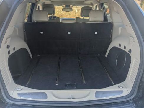 Used 2011 Jeep Grand Cherokee Limited image 13