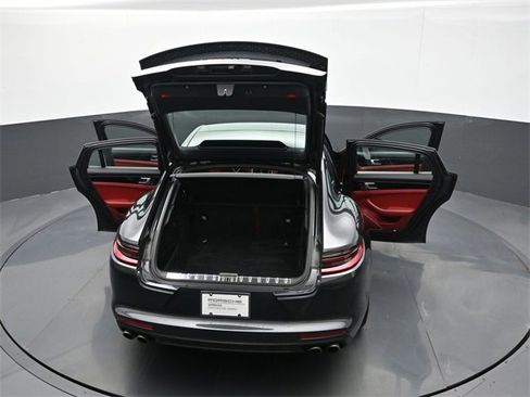 Used 2020 Porsche Panamera 4S image 28
